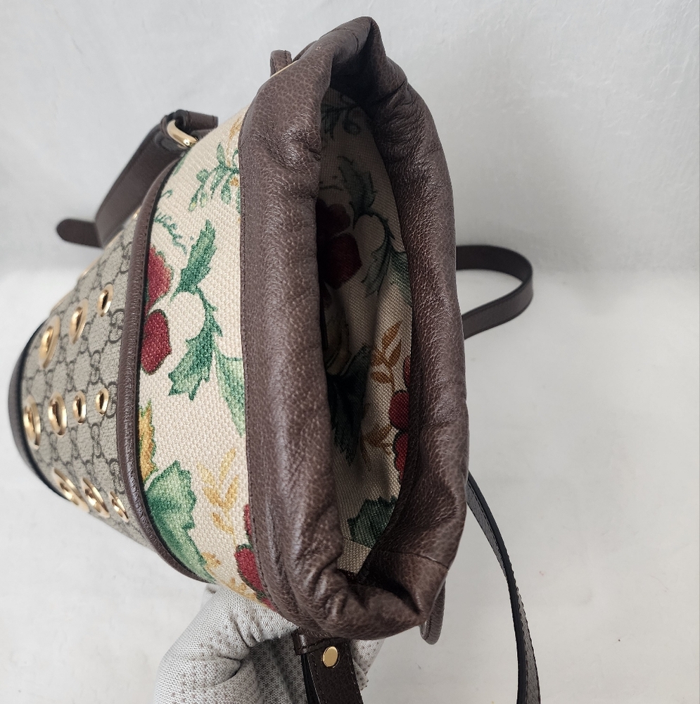 Auth RARE Gucci GG Floral Canvas Leather Bucket Crossbody Bag - Picture 8 of 9